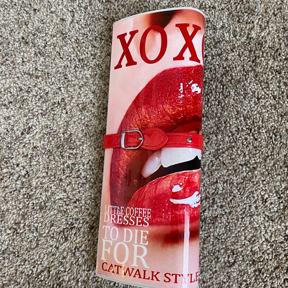 Magazine cover purse